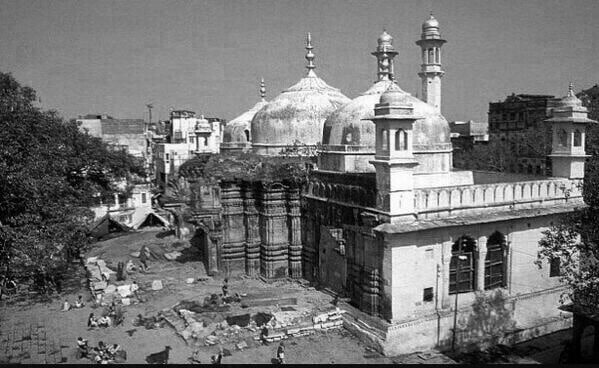 Temple de Kashi Vishwanath remplacé par une mosquée